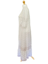 Vintage Embroidered White Dressing Gown w/Lace Trim