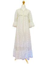 Vintage Embroidered White Dressing Gown w/Lace Trim